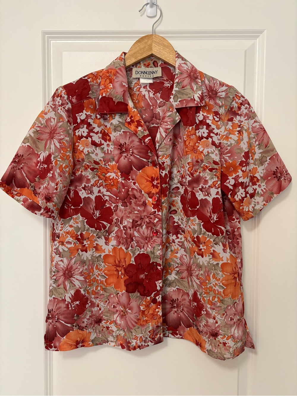 Donnkenny Vintage Red and Orange Floral Button Front Short-Sleeve Top, Size L